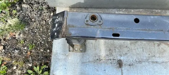 Toyota Avensis T270 Front bumper cross member