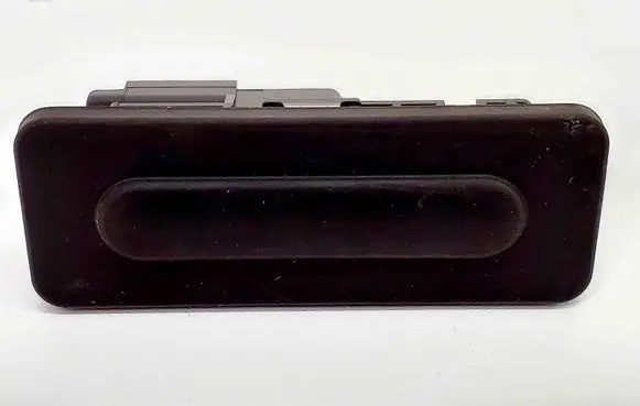 Opel Grandland X Tailgate/boot open switch button 9676028380