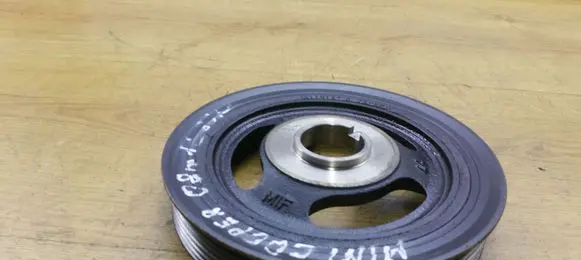 Mini One - Cooper Coupe R56 Crankshaft pulley 9654961080