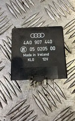 Volkswagen PASSAT B4 Other relay 4A0907440
