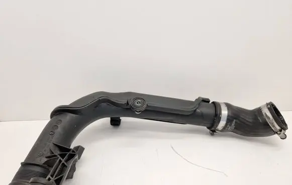 Volkswagen Tiguan Intercooler hose/pipe 1K0145770AE