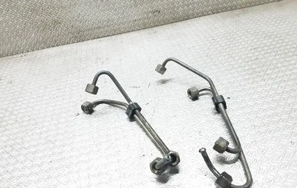 Volkswagen Golf IV Fuel injector supply line/pipe 