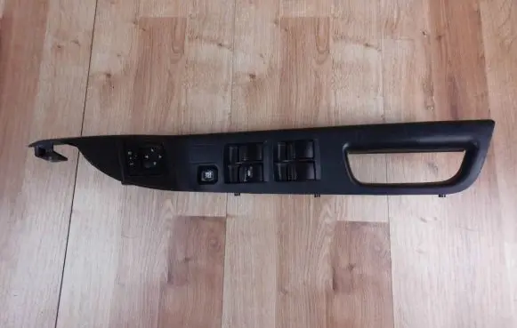 Mitsubishi Lancer X Electric window control switch 8608A176