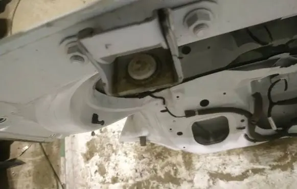 Nissan Micra K14 Tailgate/trunk/boot hinge 