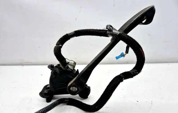 Volvo XC70 Accelerator throttle pedal 9496821