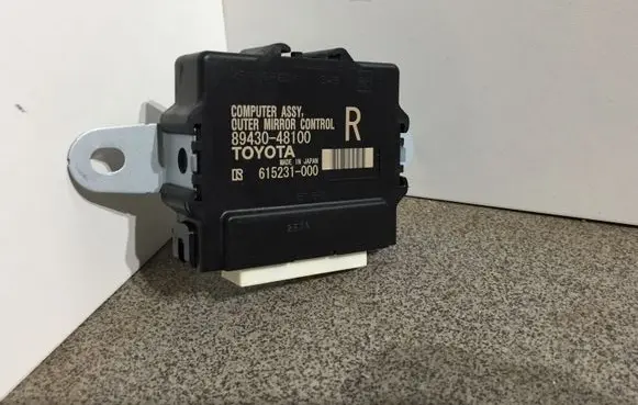 Lexus RX 450H Wing mirror control module 8943048100