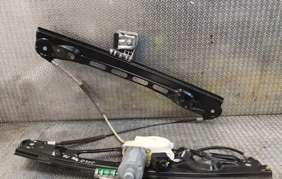 Mercedes-Benz E W211 Front door window regulator with motor 2117200246