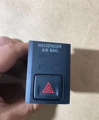 Volkswagen Tiguan Hazard light switch 5NB919225A
