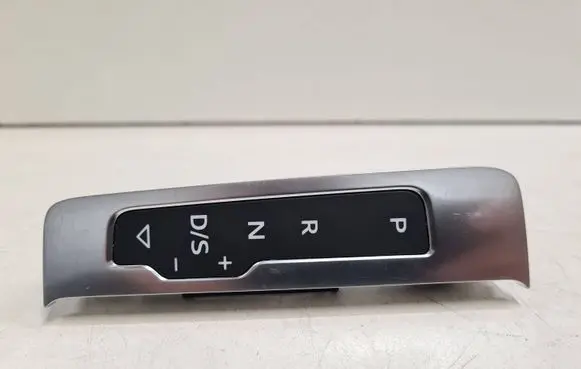 Audi A3 S3 8P Gear shift selector indicator 8V1713463A 1022204