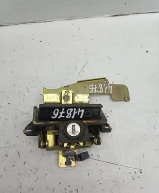 Skoda Octavia Mk1 (1U) Tailgate/trunk/boot lock/catch/latch 1U9827565C