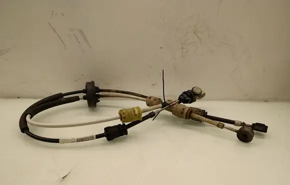 Opel Astra J Gear shift cable linkage 55563703