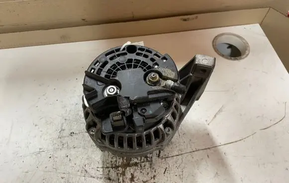 Volvo XC90 Generator/alternator 0986047380