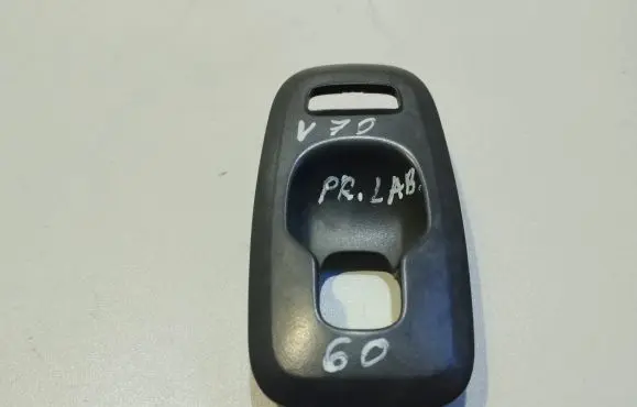Volvo V70 Front door window switch trim 09193384