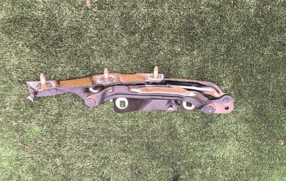 Tesla Model 3 Tailgate/trunk/boot hinge 1667399