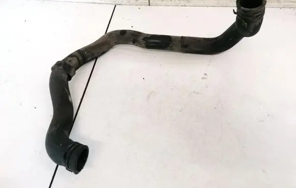 Volkswagen Touran I Engine coolant pipe/hose