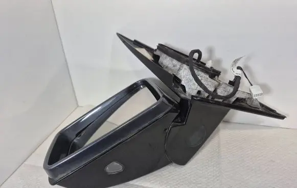 Mercedes-Benz E W212 Front door electric wing mirror A2128100116