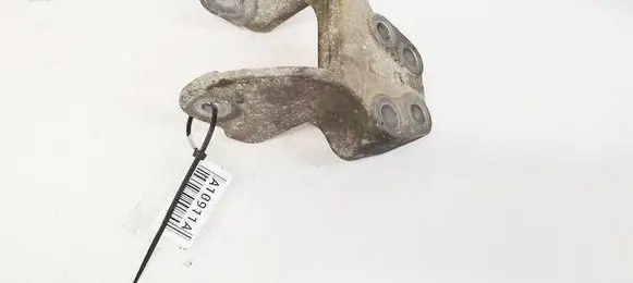 Peugeot 4007 Engine mounting bracket