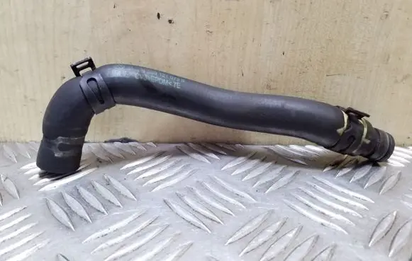 Volkswagen Touareg I Engine coolant pipe/hose 059121073B