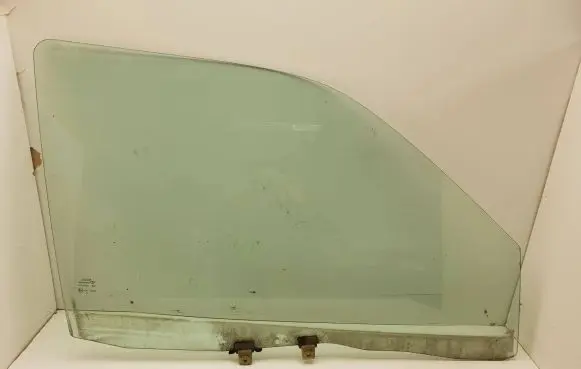 Opel Frontera B Front door window glass four-door 43R00082 DOT90AS2