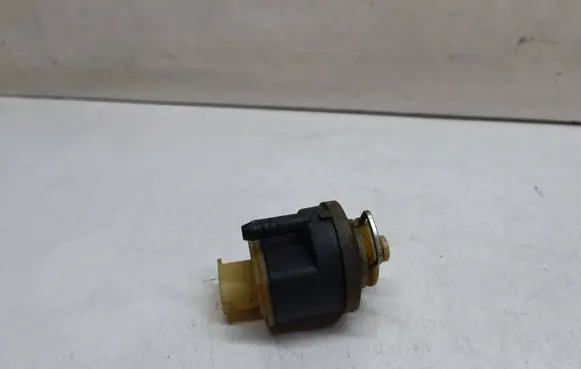 BMW X5 E70 Fuel filter heater 8517897 13328517897
