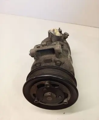 Volkswagen Golf VII Air conditioning (A/C) compressor (pump) 5Q0820803F