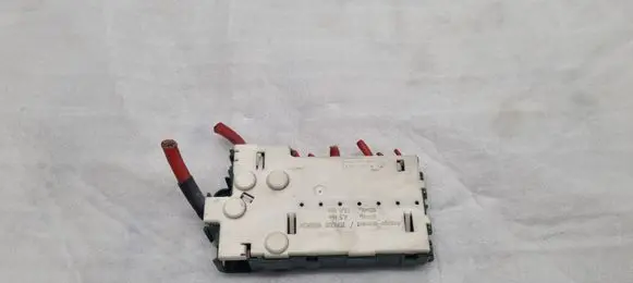 BMW 5 E39 Fuse module 8387541 5018483 18490