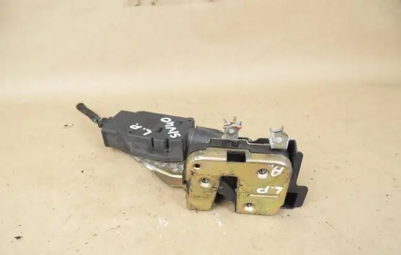 Volvo S40, V40 Front door lock