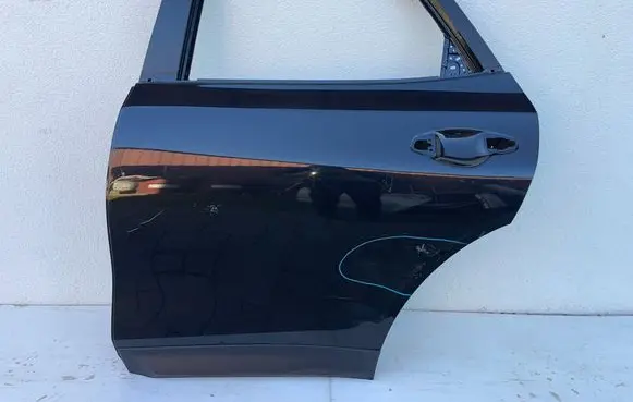 KIA Xceed Rear door 
