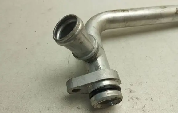 Audi A4 S4 B9 Engine coolant pipe/hose 06M121071J