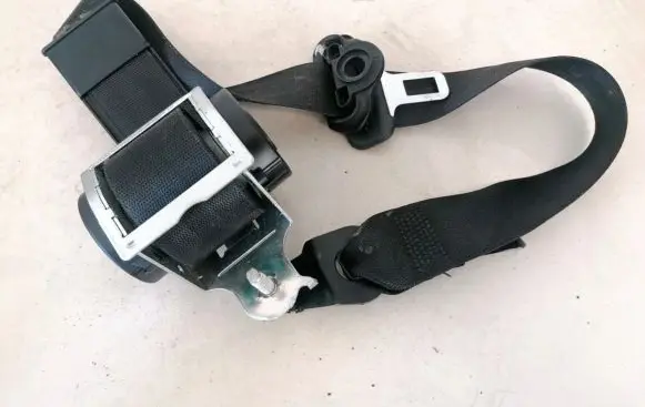 Opel Astra H Front seatbelt 566331211 560834801