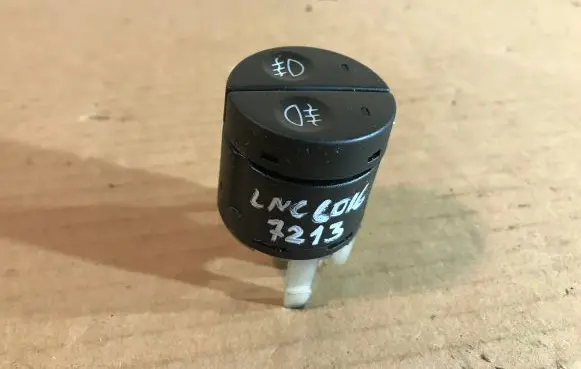 Fog light switch