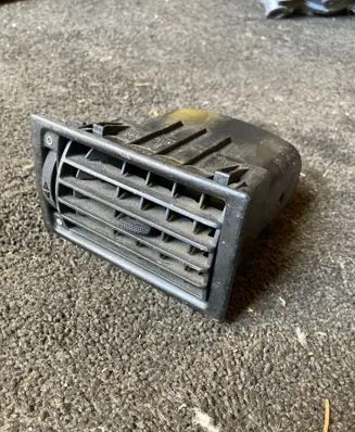 Volkswagen Transporter - Caravelle T4 Dashboard side air vent grill/cover trim 701819709A 7D1819703
