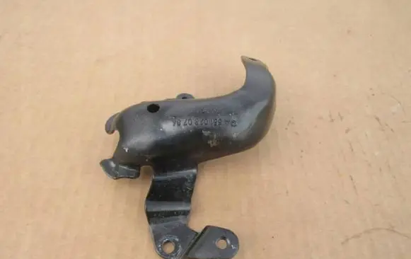 Mercedes-Benz C W205 Engine mounting bracket A6510780984