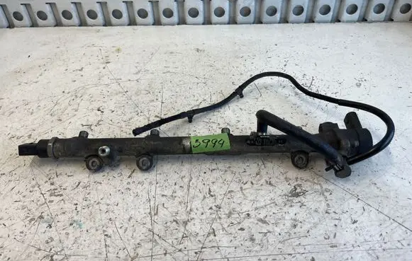 Mercedes-Benz E W210 Fuel main line pipe A6110700095 0445214004