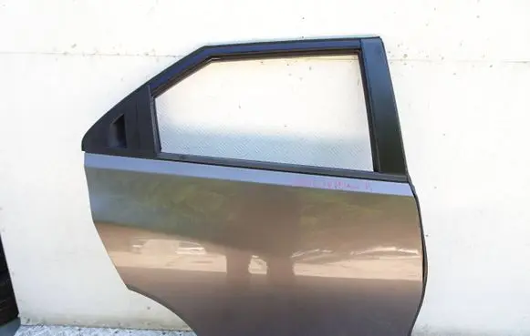 Honda Civic IX Rear door