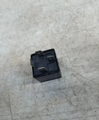 Opel Zafira A Other relay 90464760 12V140A V23134K52X220