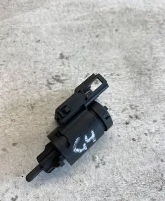 Volkswagen Golf IV Brake pedal sensor switch 1j0945511d