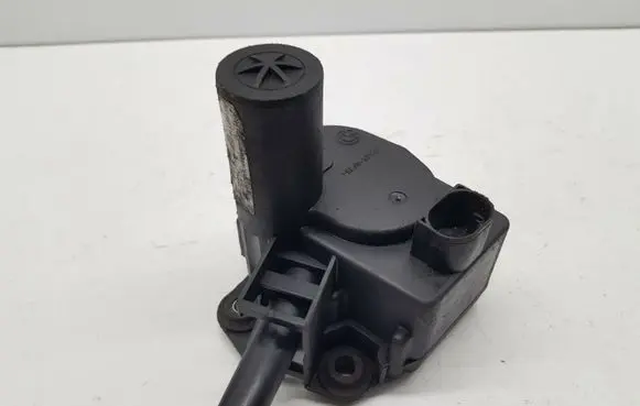BMW 5 E39 Cruise control vacuum pump 8369037 nr8034