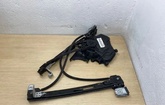 Seat Ibiza IV (6J,6P) Front door window regulator with motor 6J4837402AK 120735SR04 26072016