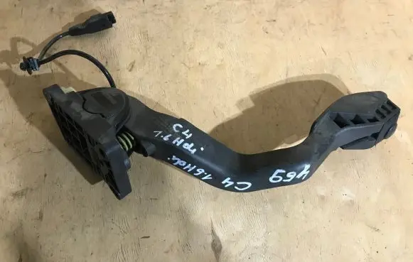 Citroen C4 I Accelerator throttle pedal F00C3E2429 F00C3E2022 9650889180
