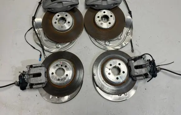 BMW X7 G07 Brake discs and calipers set 6880076 6880075