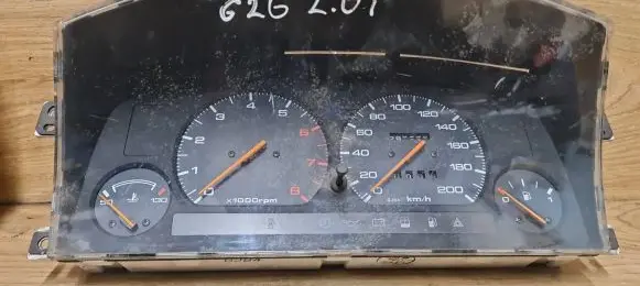 Mazda 626 Speedometer (instrument cluster) GJ84