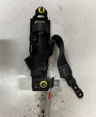 Volvo V50 Front seatbelt 6008892 132077