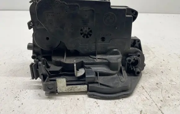 BMW 3 E90 E91 Rear door lock 7060295