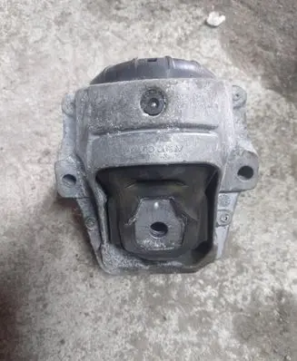 Audi A5 8T 8F Engine mount bracket 8K0199381