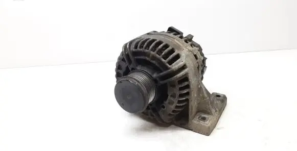 Volvo XC90 Generator/alternator 8676498