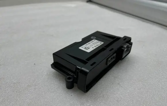 Tesla Model S Hand brake control module 100761800E 2116F70000602 2116ET0000602