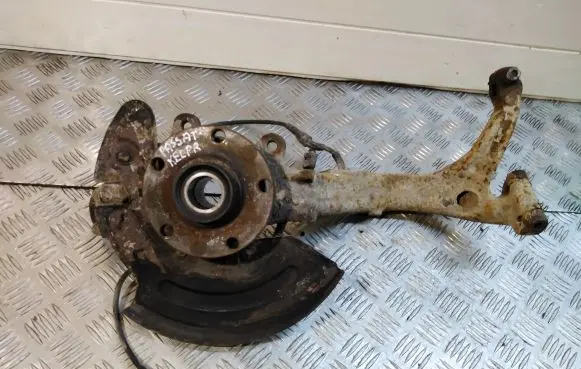 Volkswagen PASSAT B5 Front wheel bearing hub 