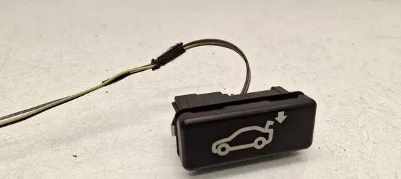 BMW X6 E71 Tailgate/boot open switch button 8375580