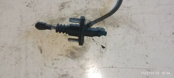 Clutch slave cylinder